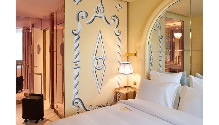 Hotel 9confidentiel poza 2