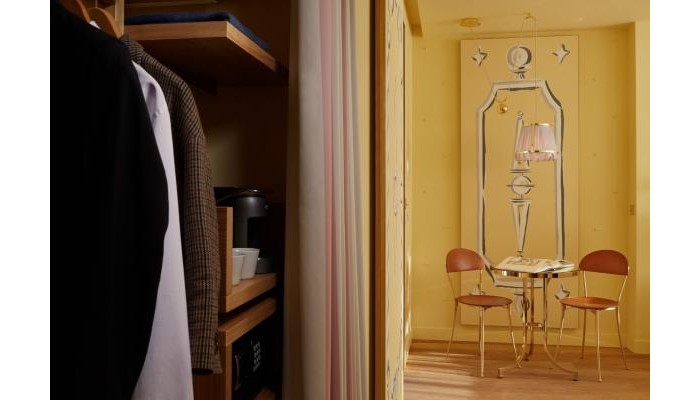 Hotel 9confidentiel poza 4