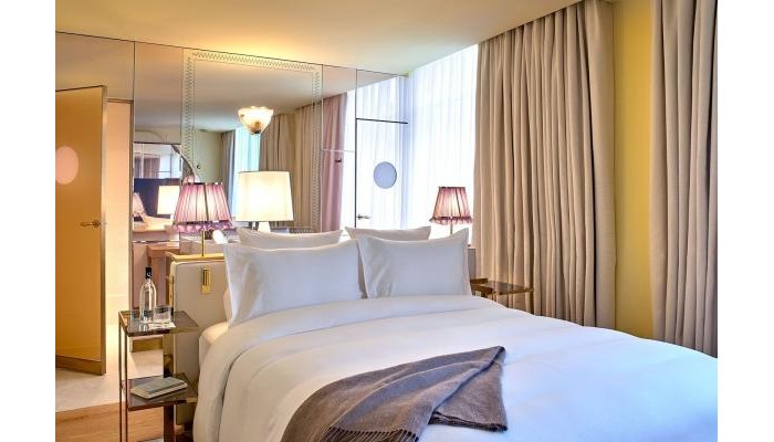 Hotel 9confidentiel poza 5