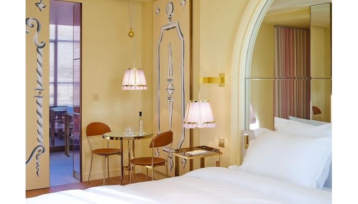 Hotel 9confidentiel poza 10